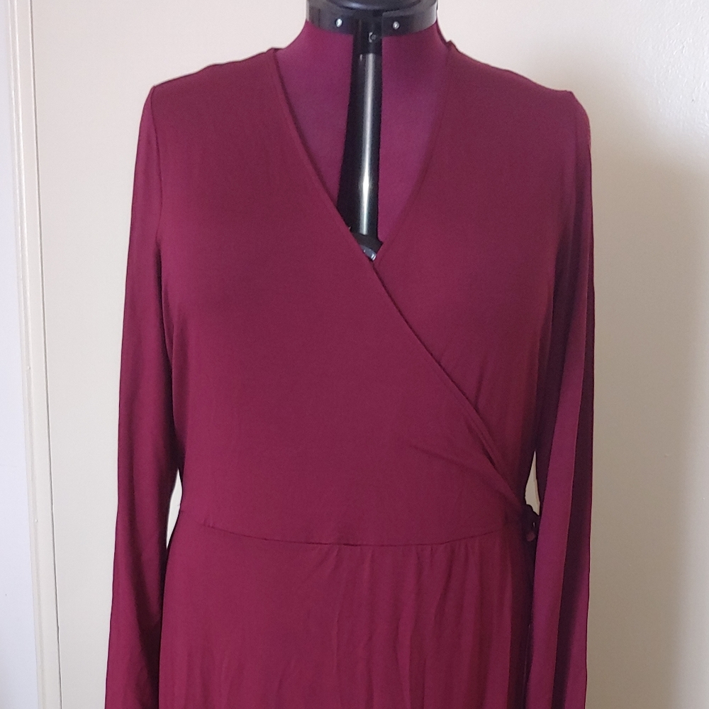 Old Navy XXL Tall burgundy faux wrap dress - Picture 2 of 6